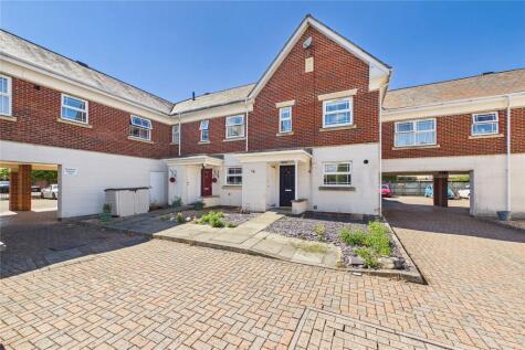 Swordsmans Road, Deepcut, Camberley, Surrey, GU16