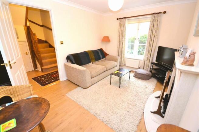Sitting room 2.jpg