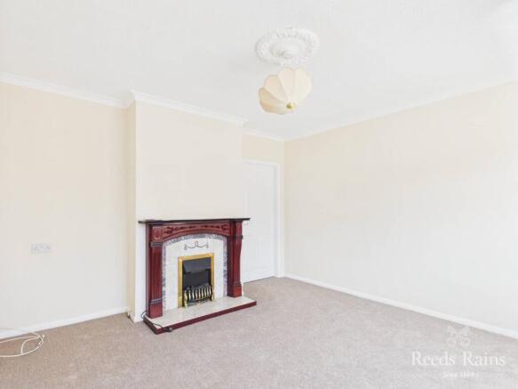 3 bed Semi-Detached for sale Image 4
