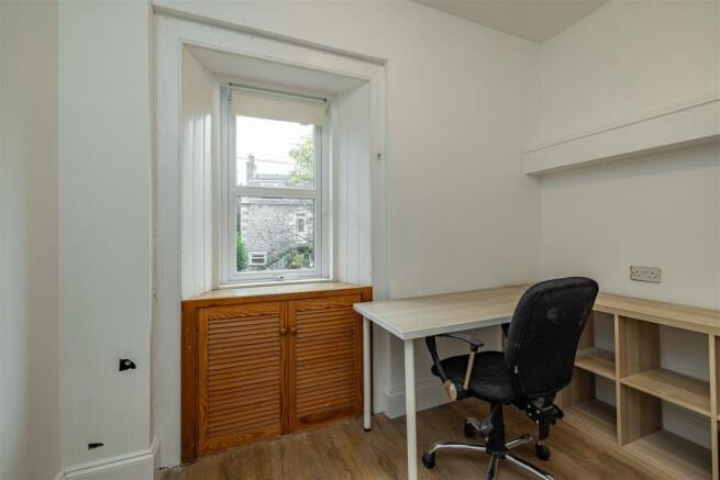 48 Galapark Bedroom 08.JPG