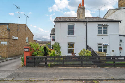 Watersplash Road, Shepperton, TW17