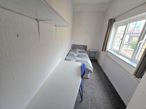 4 bed Terraced to rent Image 11