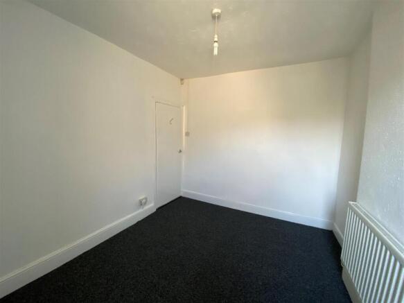 46 Richard Street - bedroom 2.jpg