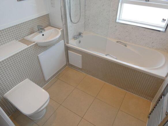 2 bed Apartment to rent Image 9