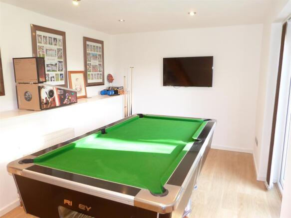GAMES ROOM