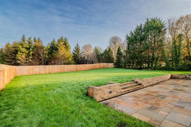 Brand new 5 bed detached home in stunning non estate location in Brockley photo 4