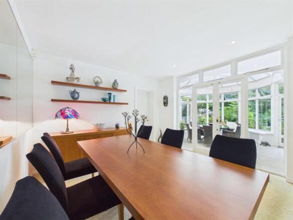 4 bed Detached Bungalow for sale Image 12