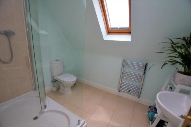 En-suite to Bedroom 