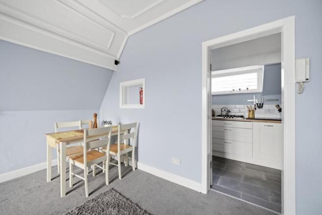2 bed Flat for sale Image 10