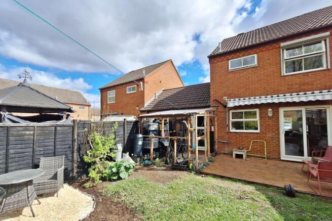 Fisher Close, Barton-Le-Clay, MK45 4NF photo 4