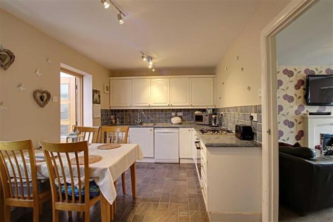 Kitchen / Dining area