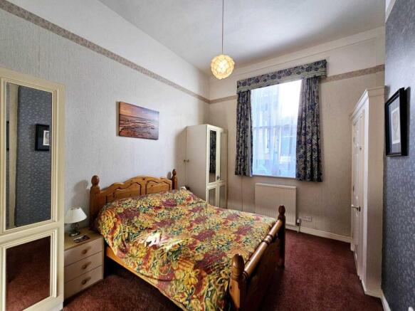 2 bed Flat for sale Image 8