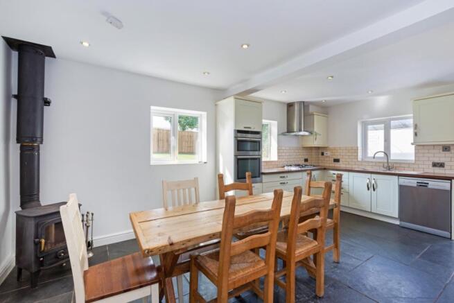Kitchen/Dining 