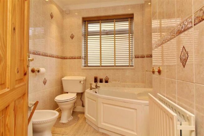 Ground Floor Family Bathroom