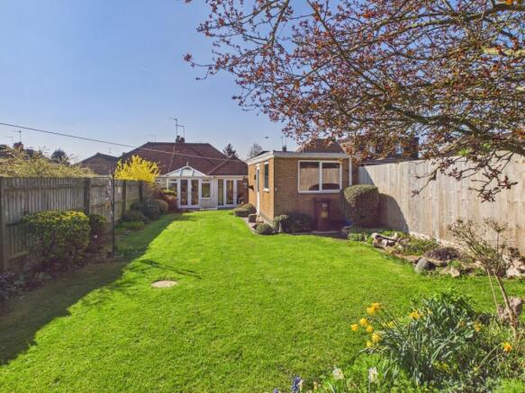 2. CAM04922G0-PR0127-STILL023