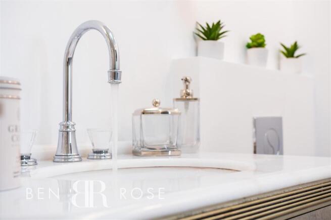 Master Ensuite