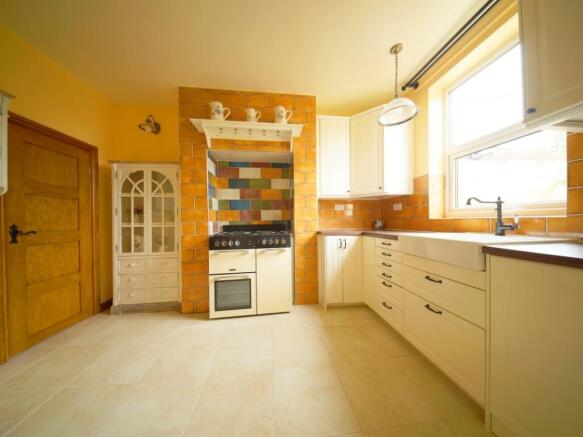 2 bed Terraced for sale Image 6