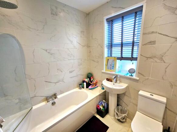 3 bed Semi-Detached for sale Image 8