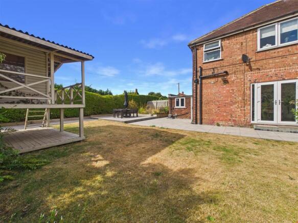 3 bed Semi-Detached for sale Image 12