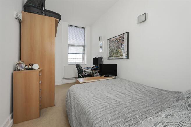 2 bed Apartment for sale Image 10