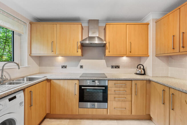 Shaw Court, Broomhill Gardens, Newton Mearns photo 4