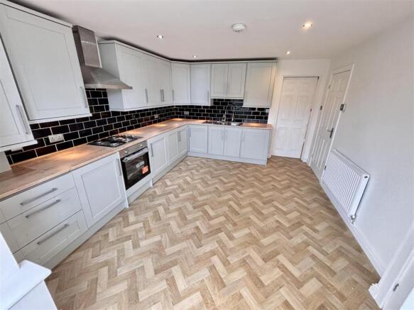 Kitchen/Dining Room
