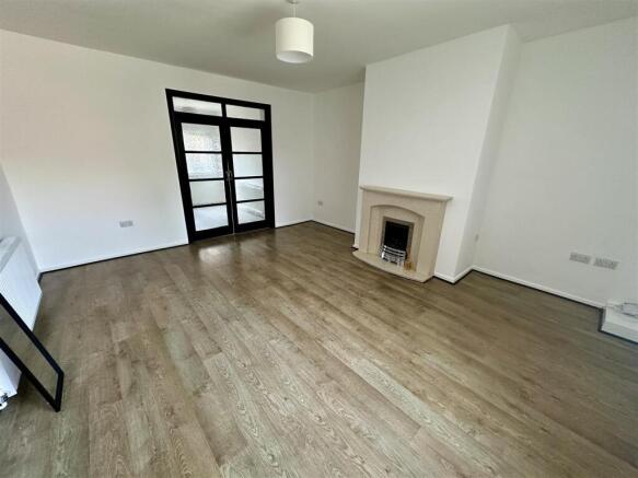 3 bed Terraced to rent Image 6
