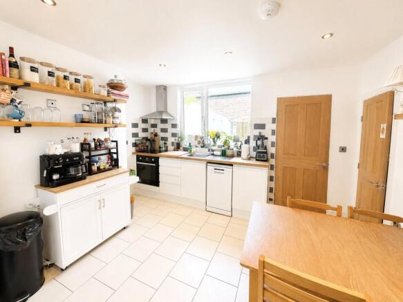 3 bed Terraced for sale Image 5