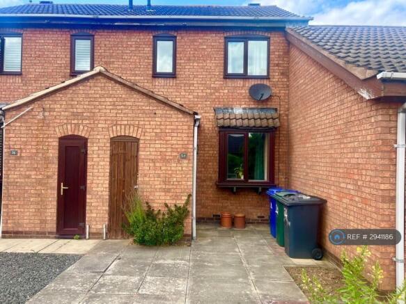 2 bed Terraced to rent Image 12