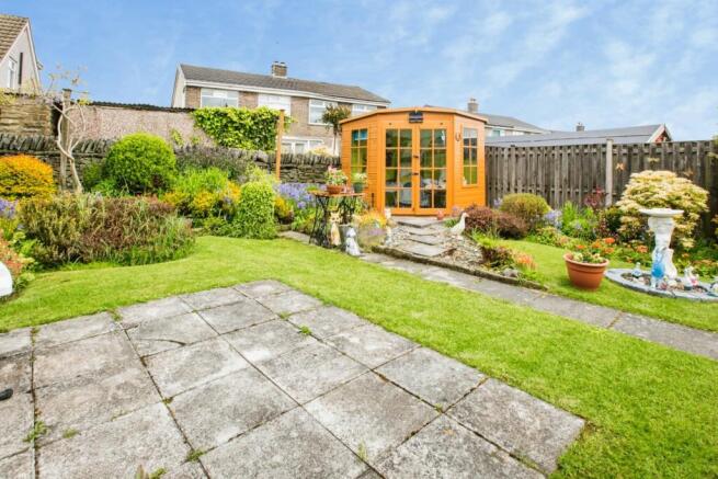 3 bed Semi-Detached for sale Image 12