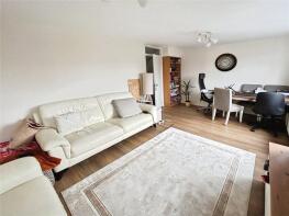 Flat 7, Churchdown, Wessex Close, Kingston Upon Thames KT1 3RQ