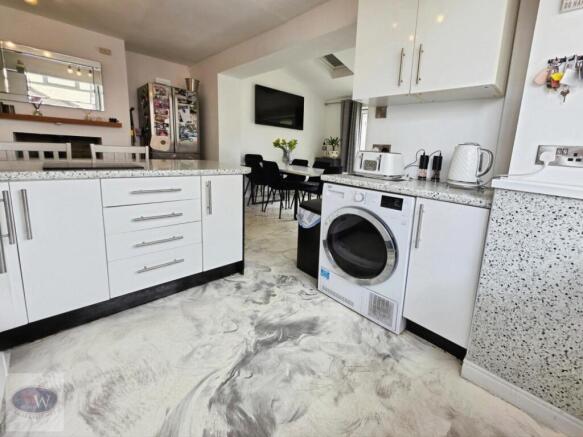 3 bed Semi-Detached for sale Image 8