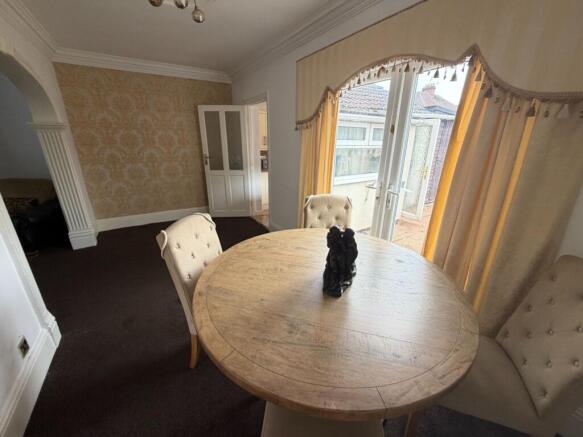 3 bed Semi-Detached for sale Image 6