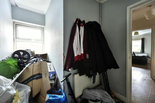 Flat 4 Aneurin House, Heol Aneurin, Caerphilly, Mid Glamorgan, CF83 2PE - View 4