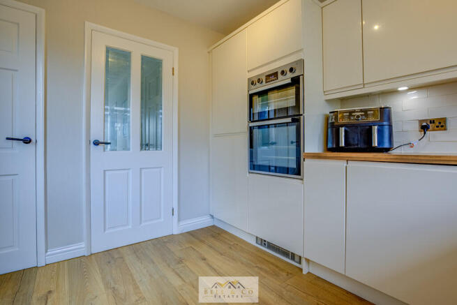 3 bed Semi-Detached for sale Image 4
