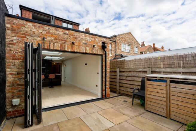3 bed Terraced for sale Image 5