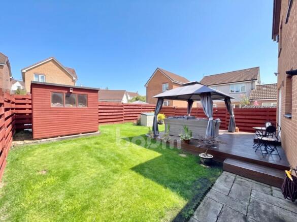 St.Annes Wynd, Erskine garden pic
