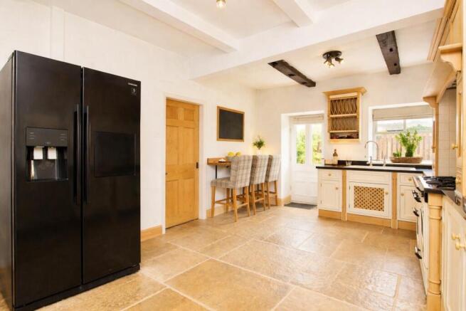 4 bed Detached for sale Image 9