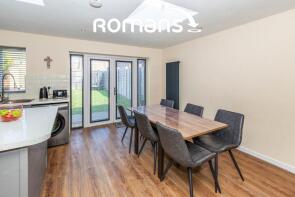 104, Doddsfield Road, Slough SL2 2AH
