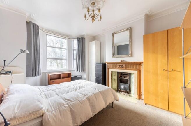3-bed flat on Palermo Road, Kensal Green, London, NW10, £550,000