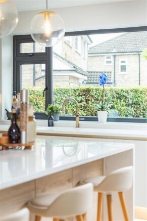 4 bed Semi-Detached for sale Image 6