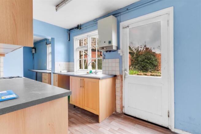 Kitchen 2.jpg