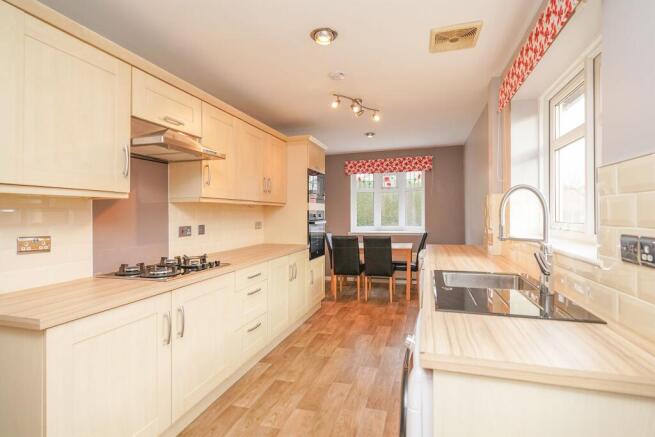 2 bed Detached Bungalow to rent Image 5