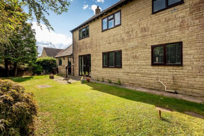 8 Dorington Court 06.jpg