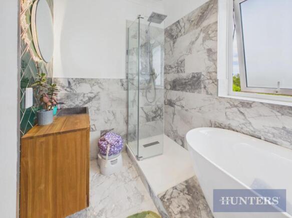 2 bed Flat for sale Image 11