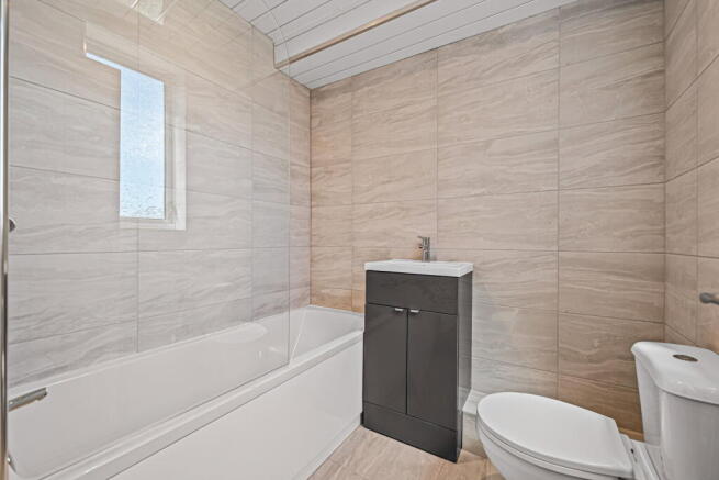 3 bed Terraced for sale Image 10