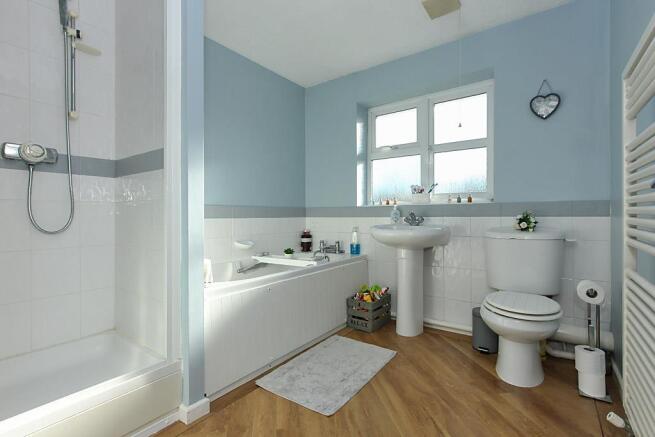 Lad-Bathroom.jpg