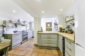 36, Barfields, Redhill RH1 4RD