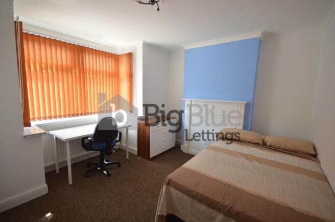 3 bed House Share to rent Image 4