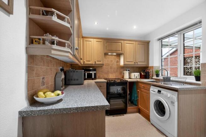2 bed Semi-Detached Bungalow for sale Image 7